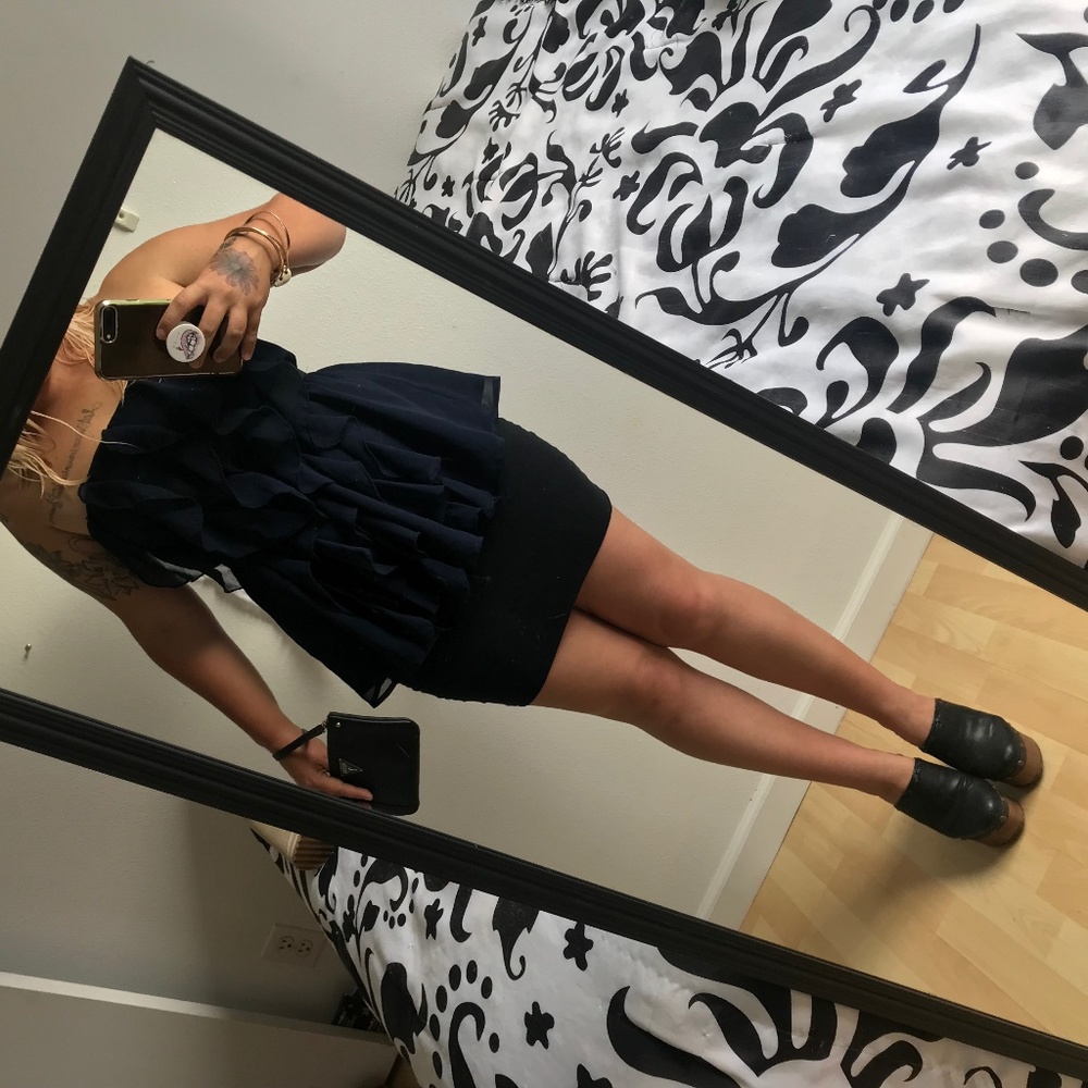 CINCH WAIST RUFFLE STRAPLESS TOP
